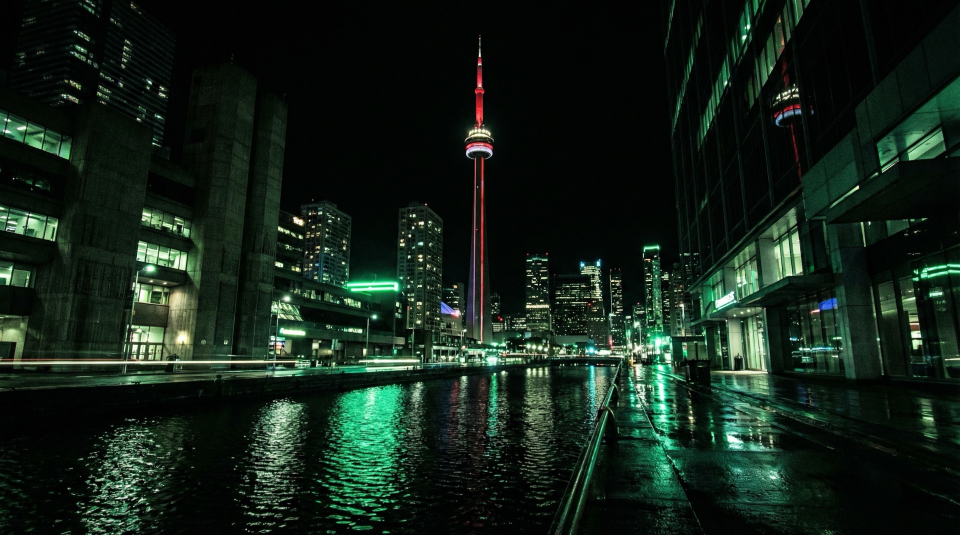Toronto skyline at night